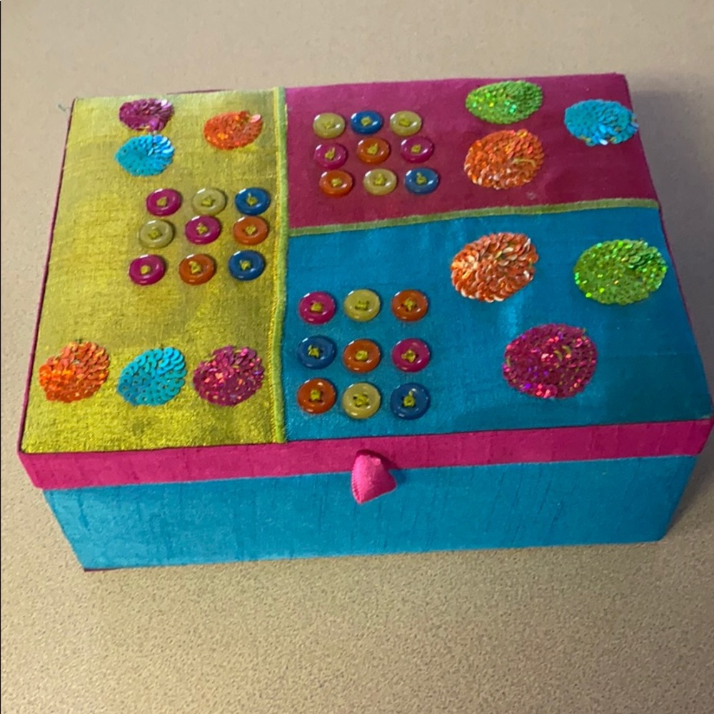 Jewelry box